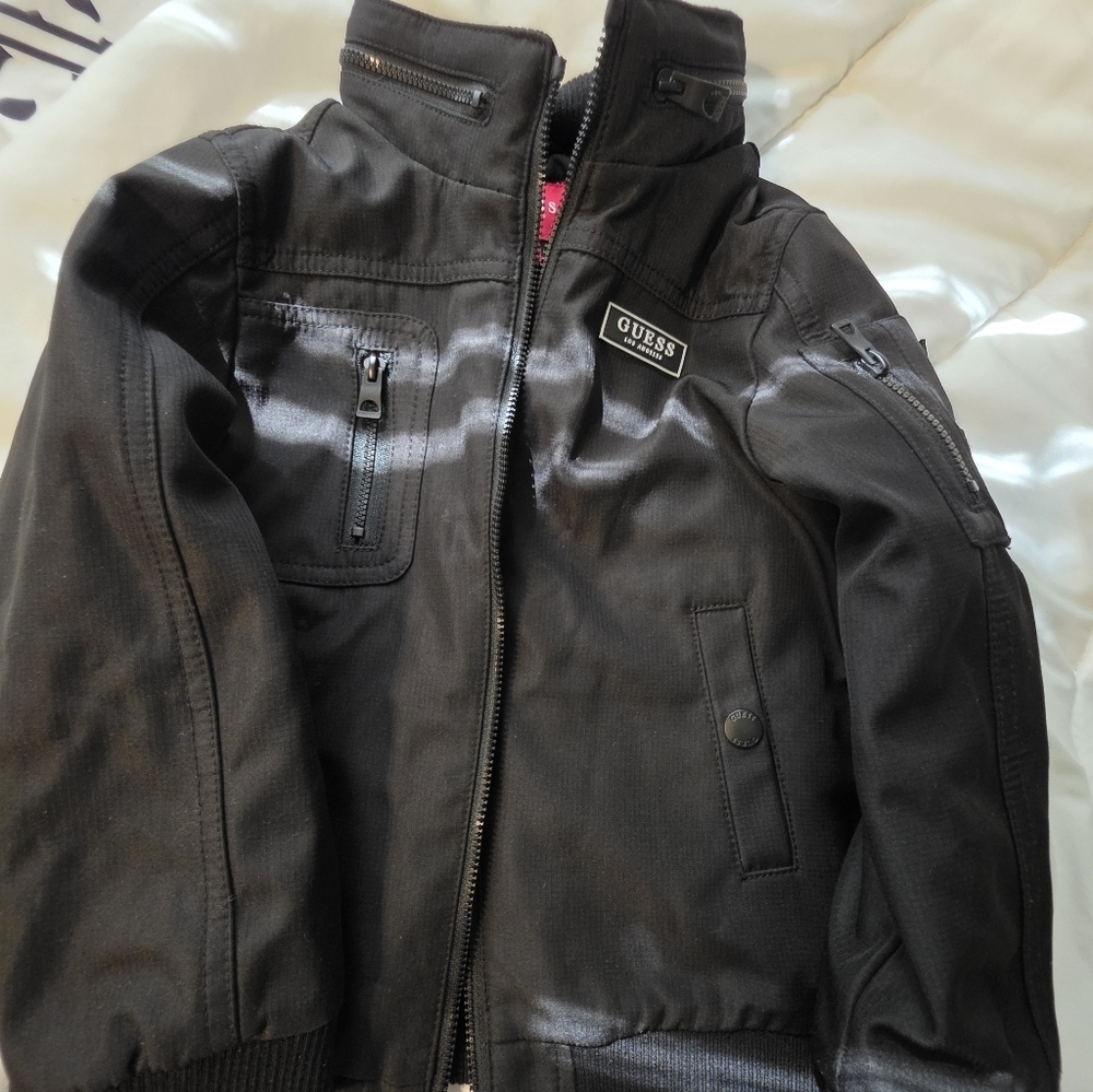 GUESS Black Kid's Bomber Jacket with Zip Pockets Size 4t - Picture 3 of 9